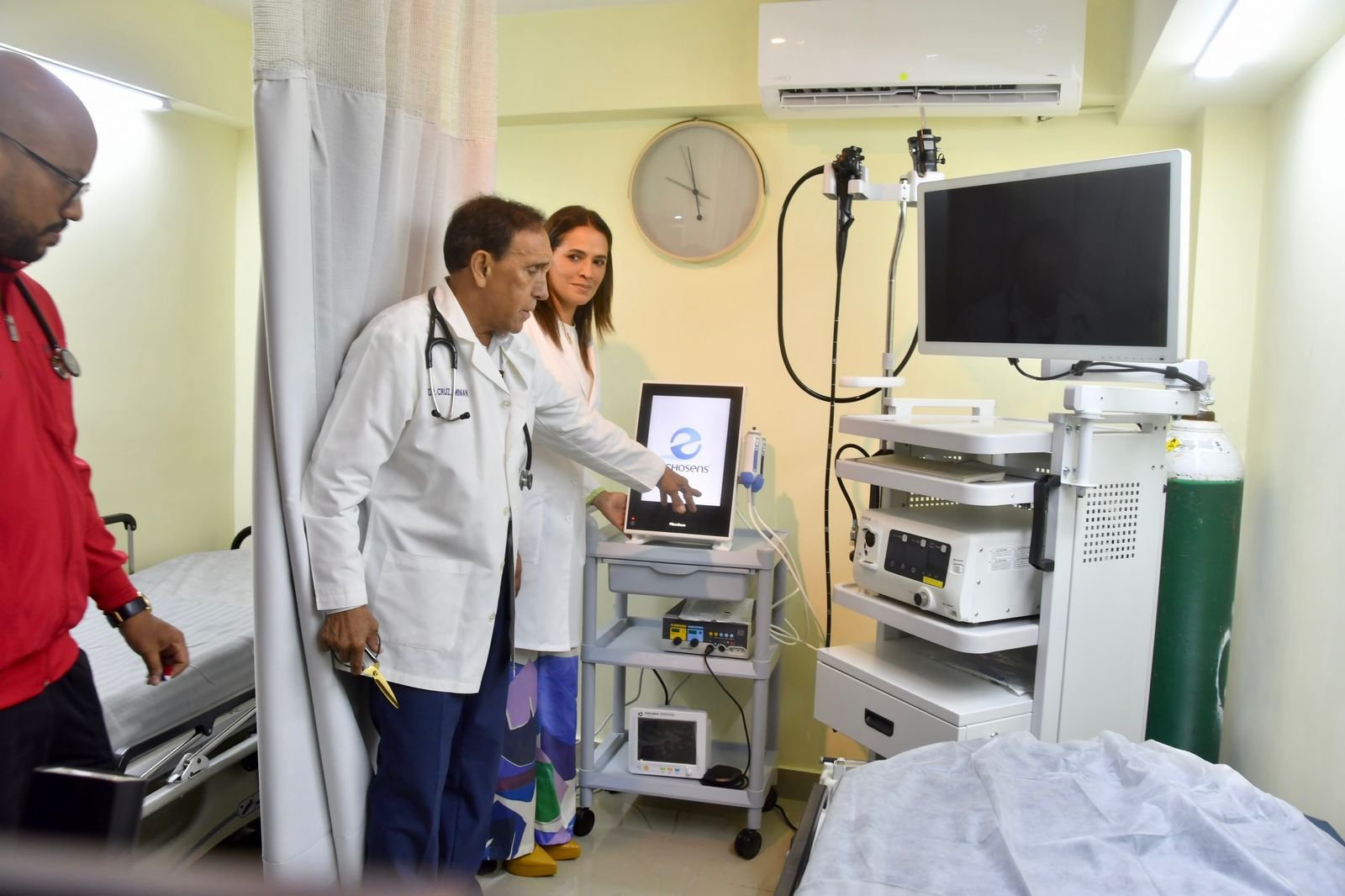 Cruz Jiminián inaugura moderna Unidad de Endoscopia y Hepatología