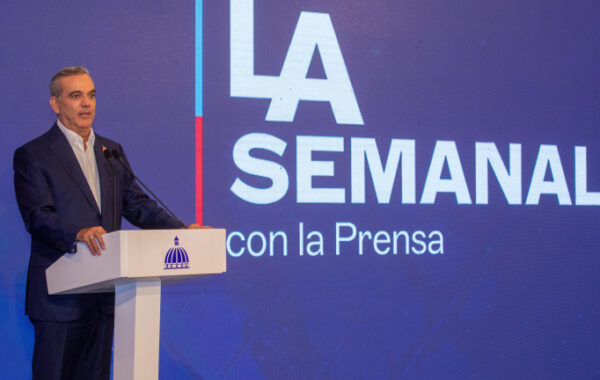 Presidente Abinader precisa estudiantes dominicanos deben tener prioridad sobre extranjeros