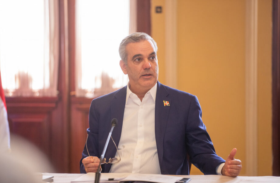Abinader volverá a usar X para anunciar nuevo gabinete