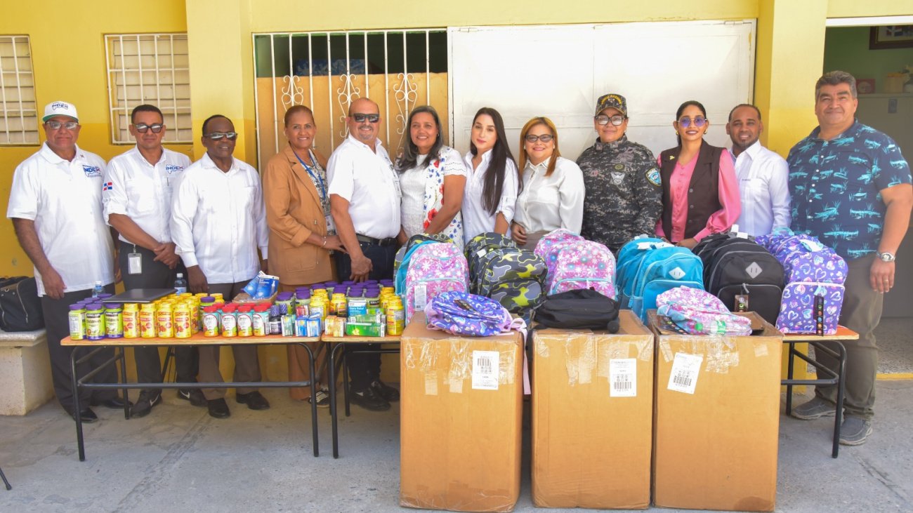 Index Miami realiza operativo de higiene oral en beneficio de comunidad educativa en Azua