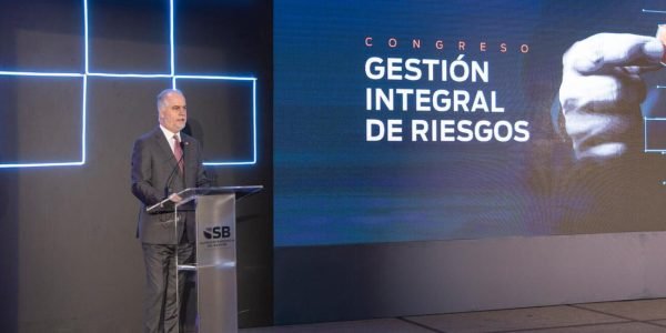 Superintendencia de Bancos impulsa la adopción de un sistema de gestión integral de riesgos en las entidades financieras