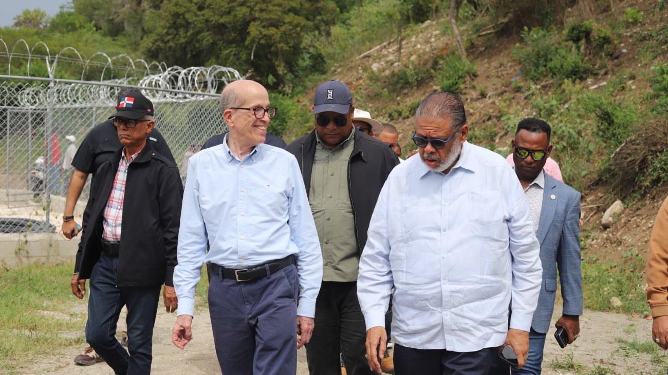 Gobierno supervisa avances de proyecto de acceso a agua con energía renovable en zonas rurales