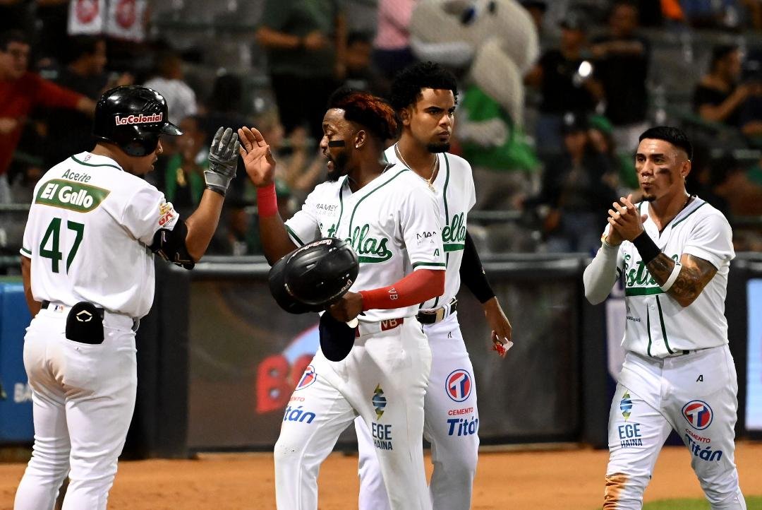 Águilas somete a Licey; Estrellas a Gigantes y Toros al Escogido