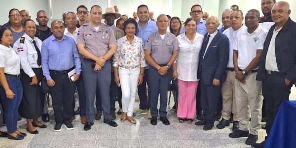 Ministerio de Interior y Policía refuerza colaboración comunitaria en el Gran Santo Domingo para combatir la delincuencia