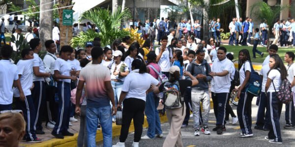 Prometen un viernes de experiencias literarias y artísticas en la Feria del Libro 2024