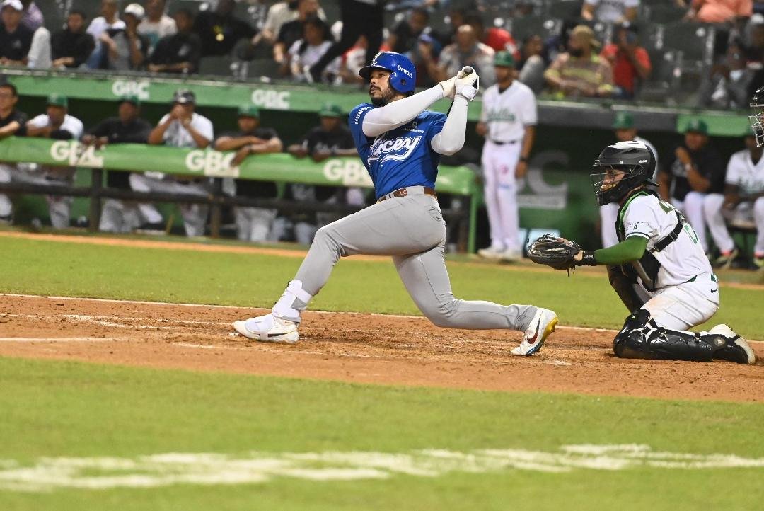 Licey vence a Estrellas; Leones a Toros y Águilas a Gigantes
