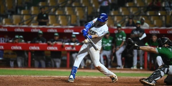 Licey deja en el terreno a las Estrellas; Escogido vence a Águilas