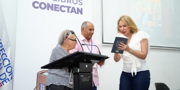 Un total 130 obras de autores nacionales e internacionales son presentadas en la Feria del Libro 2024