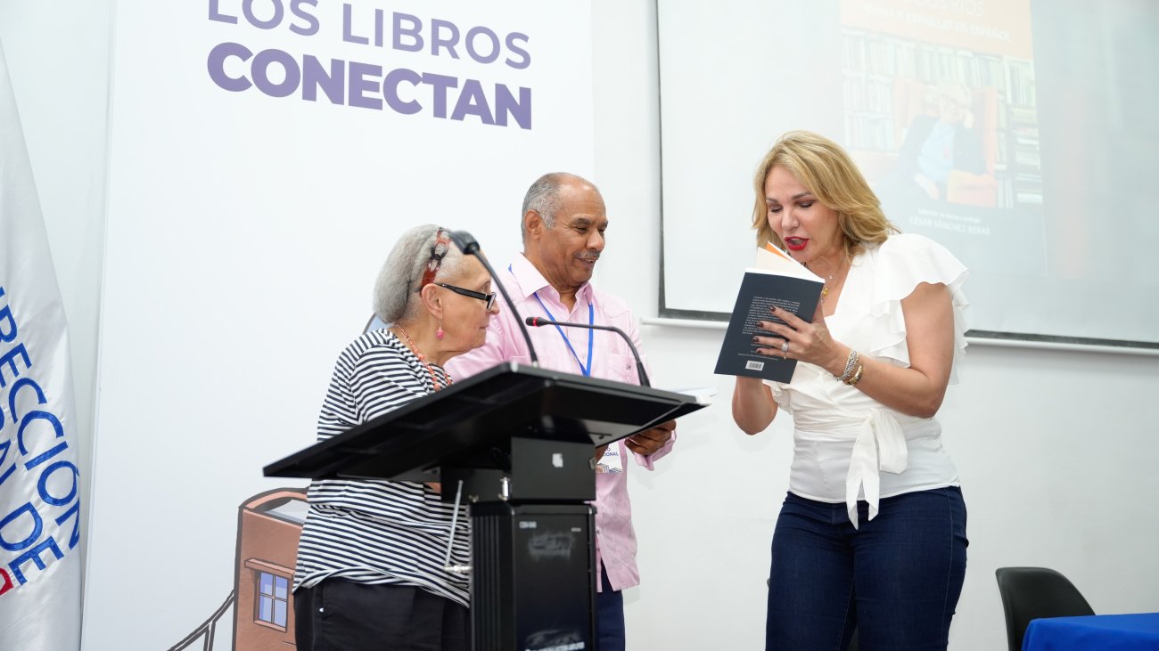 Un total 130 obras de autores nacionales e internacionales son presentadas en la Feria del Libro 2024