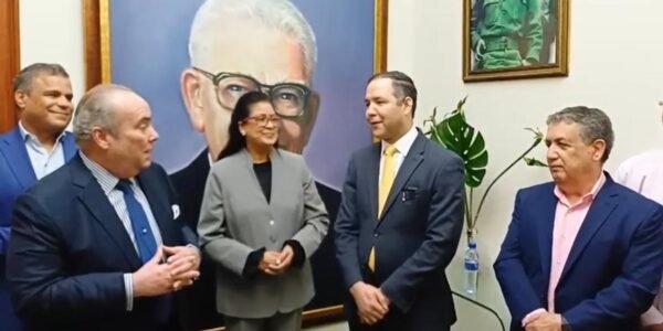 Johnny Pujols asume Secretaría General; reafirma compromiso con fortalecer PLD