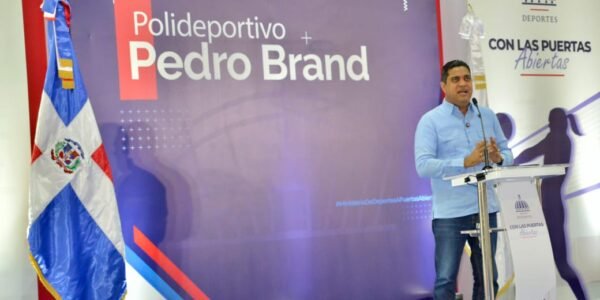 Vicepresidenta Raquel Peña y Ministro Kelvin Cruz reinauguran Polideportivo de Pedro Brand