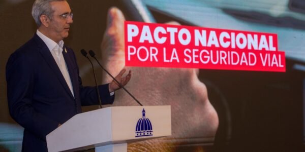 Presidente Abinader presenta Pacto Nacional por la Seguridad Vial para involucrar a los sectores representativos de la sociedad