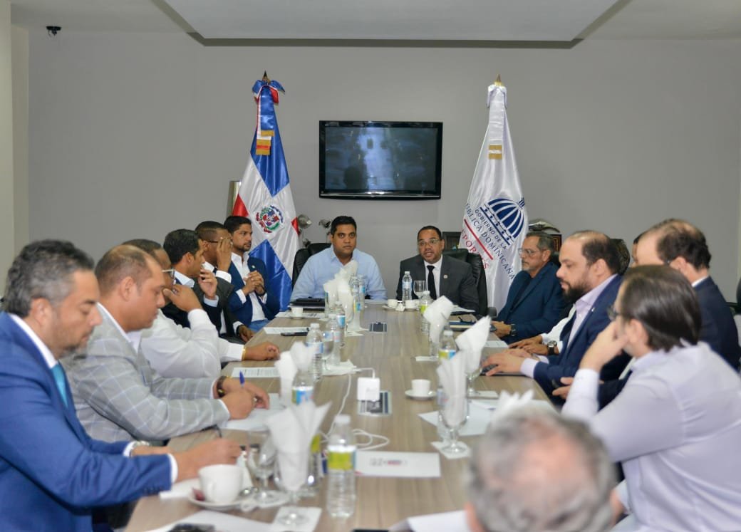 Ministro de Deportes suspende academias independientes hasta iniciar proceso de registro y regulación