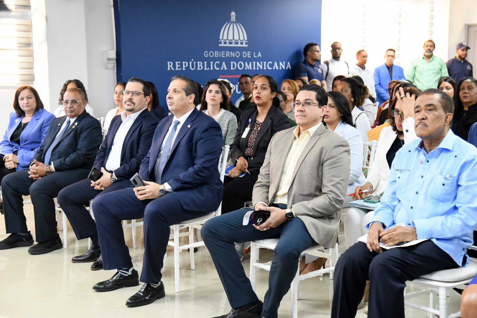 Ministro de Salud, Víctor Atallah, insta a evitar el estigma asociado a la depresión
