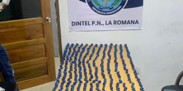 DINTEL y Policía Preventiva incautan más de 1,200 porciones de distintos tipos de drogas en Villa Pereyra, La Romana