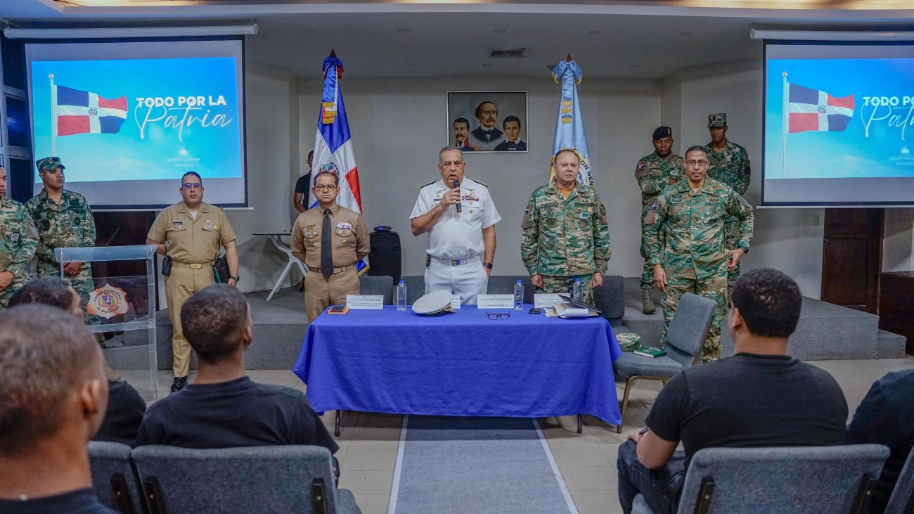 Migración entrena nuevos agentes especializados para reforzar interdicción
