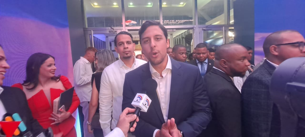 Raymond Rodríguez valora esfuerzo y mérito de jóvenes galardonados en “Premios Nacional de la Juventud 2025”