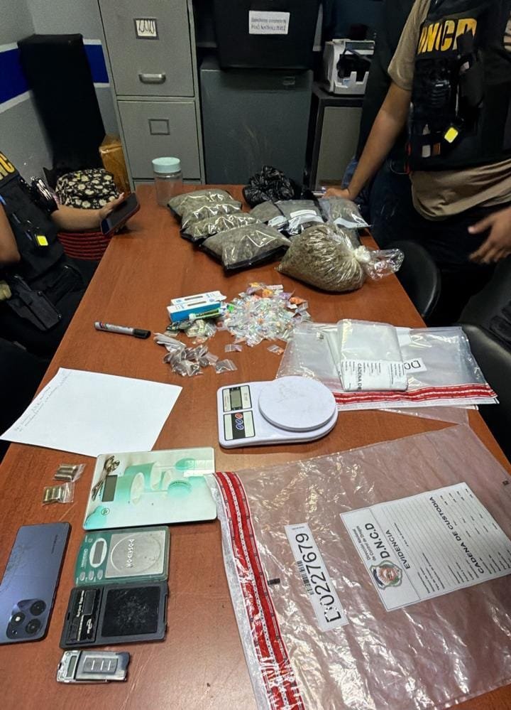 Durante el operativo fue detenido un hombre identificado como Erick Cruz Rodríguez, quien será sometido a la justicia en las próximas