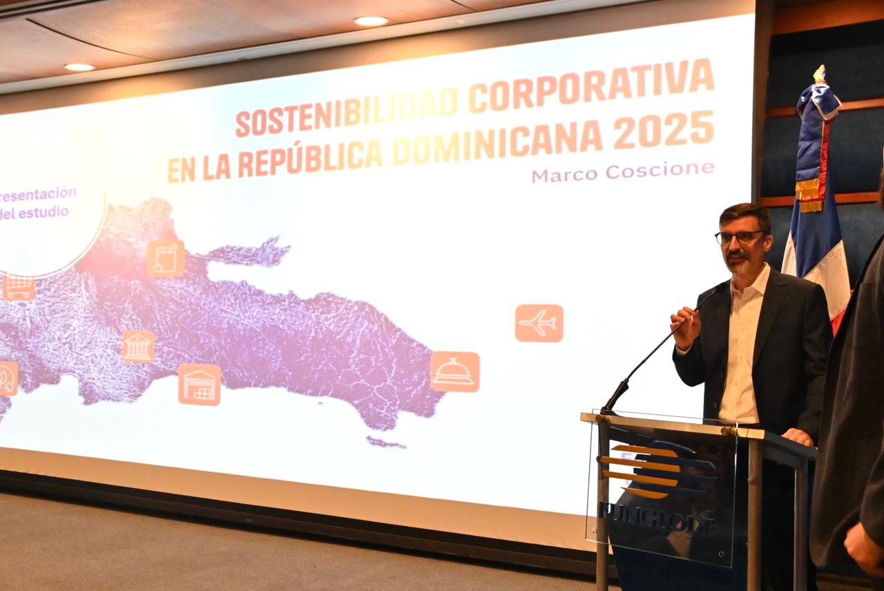 Funglode y RD Sostenible presentan informe sobre sostenibilidad corporativa en República Dominicana 2025 (3)