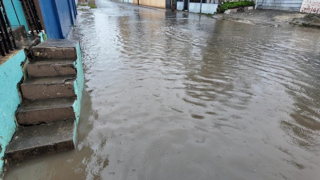 Lluvias causan inundaciones urbanas en el gran Santo Domingo | 3 | Lluvias causan inundaciones urbanas en el gran Santo Domingo - Noticias de hoy en República Dominicana | De Último Minuto