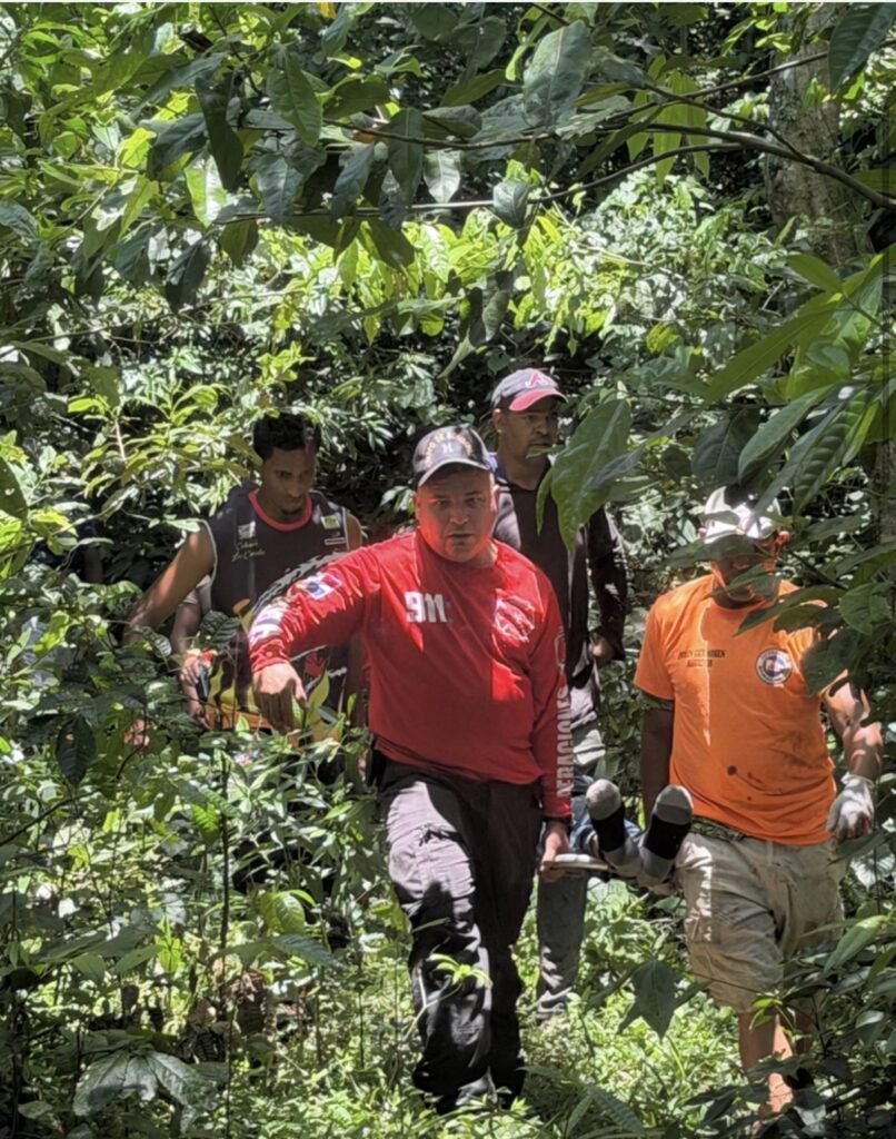 Dos fallecidos y dos heridos tras grúa caer en precipicio en el puerto Jarabacoa - La Vega - Noticias de hoy en República Dominicana | De Último Minuto