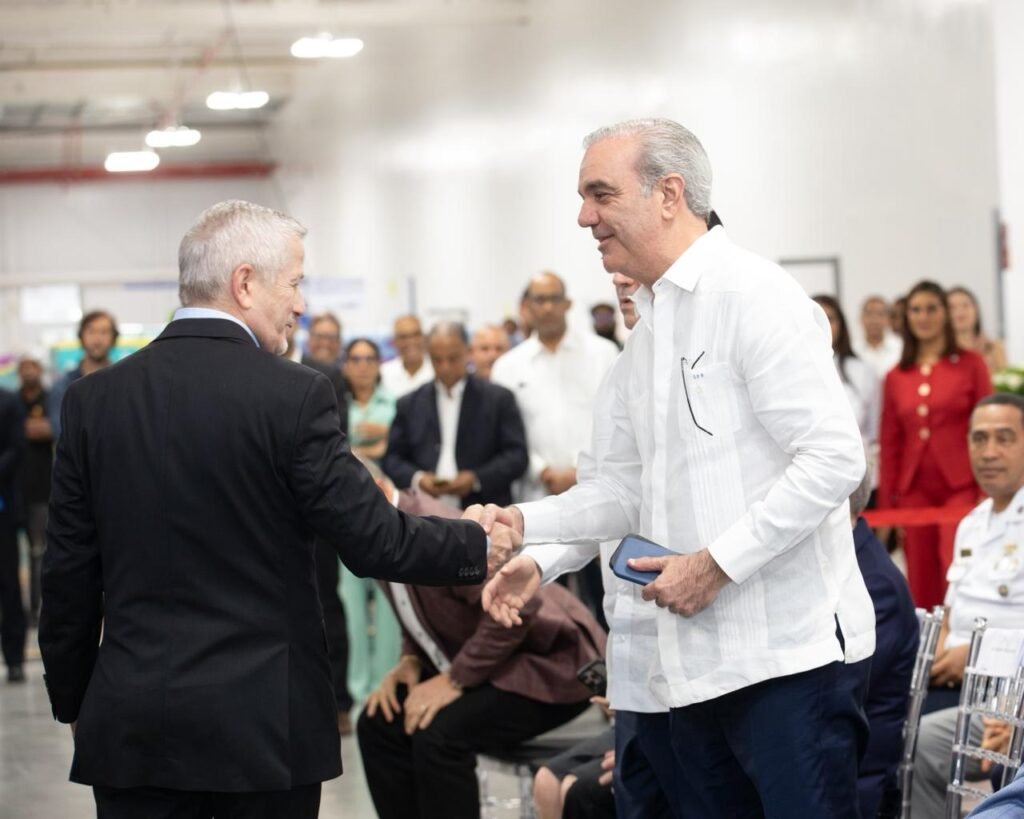 Abinader inaugura nueva sucursal de PriceSmart en La Romana; inversión supera los US$21 millones - Noticias de hoy en República Dominicana | De Último Minuto