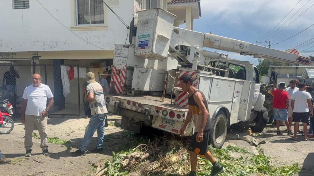 Tragedia: mujer muere aplastada por un camión y su hijo resultó gravemente herido en Tamboril, Santiago - Noticias de hoy en República Dominicana | De Último Minuto