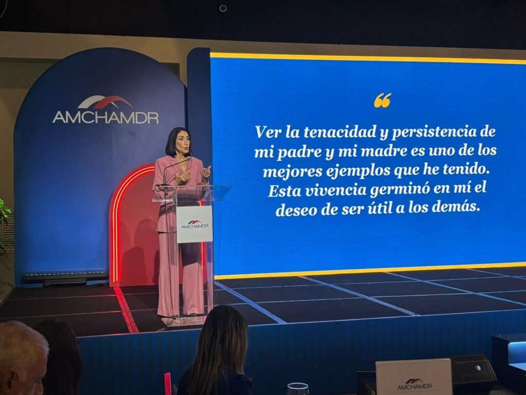 Raquel Arbaje destaca papel del sector privado en el desarrollo social durante almuerzo de AMCHAMDR - Noticias de hoy en República Dominicana | De Último Minuto