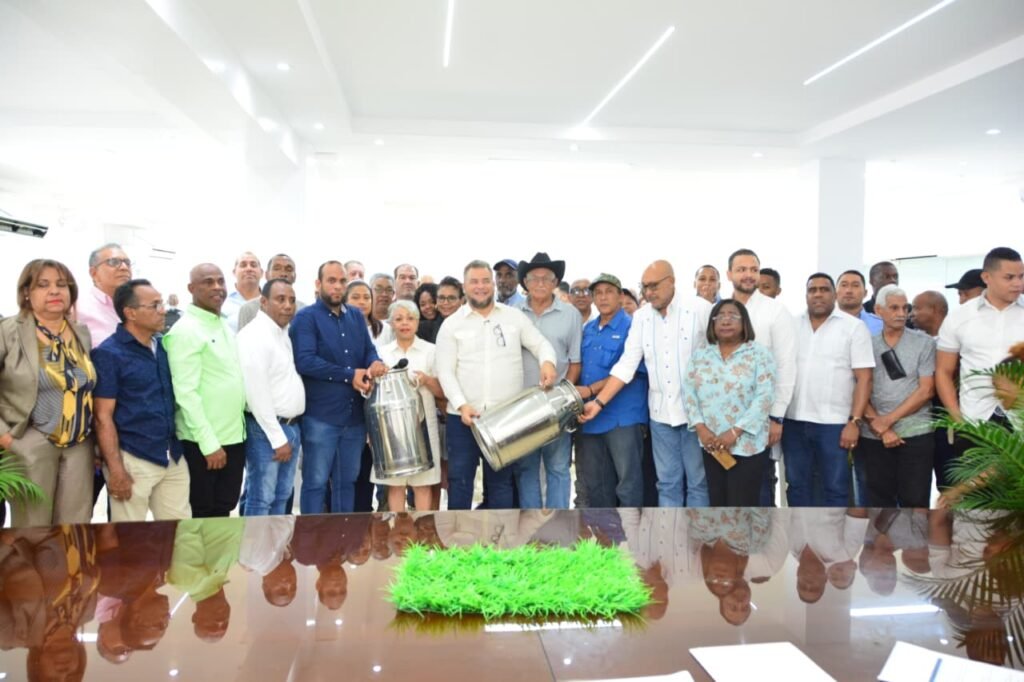 FEDA impulsa la ganadería sustentable con programa que beneficia a 2,500 productores | 3 | FEDA impulsa la ganadería sustentable con programa que beneficia a 2,500 productores - Noticias de hoy en República Dominicana | De Último Minuto