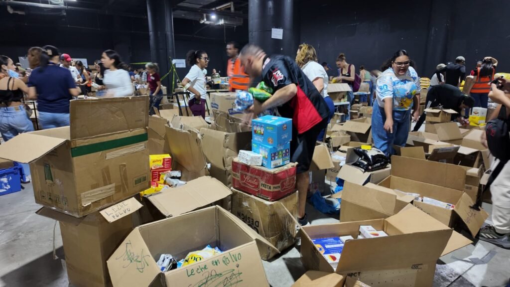 Centro de acopio de Sambil solicita insumos médicos, alimentos y apoyo para voluntarios - Noticias de hoy en República Dominicana | De Último Minuto