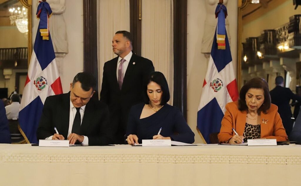 Instituciones renuevan alianza para garantizar registros de nacimiento de menores de edad | 2 | Instituciones renuevan alianza para garantizar registros de nacimiento de menores de edad - Noticias de hoy en República Dominicana | De Último Minuto