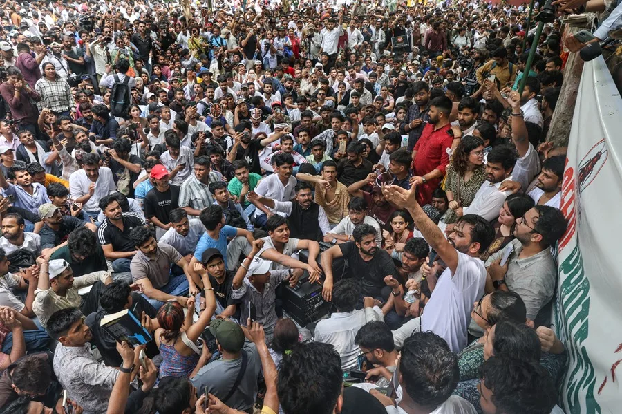 El Partido de las Cucarachas salta de internet a la calle en su primera protesta en India | 2 | El Partido de las Cucarachas salta de internet a la calle en su primera protesta en India - Noticias de hoy en República Dominicana | De Último Minuto