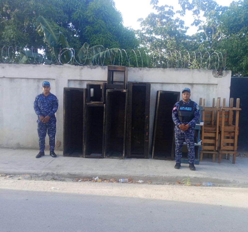 Policía interviene centros de diversión por ruido excesivo y violación de horario en Río Salado - Noticias de hoy en República Dominicana | De Último Minuto