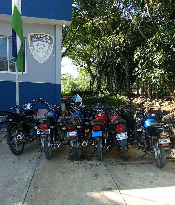 Policía ocupa armas ilegales, recupera motocicletas robadas y ejecuta arrestos en Santo Domingo Norte | 3 | Policía ocupa armas ilegales, recupera motocicletas robadas y ejecuta arrestos en Santo Domingo Norte - Noticias de hoy en República Dominicana | De Último Minuto