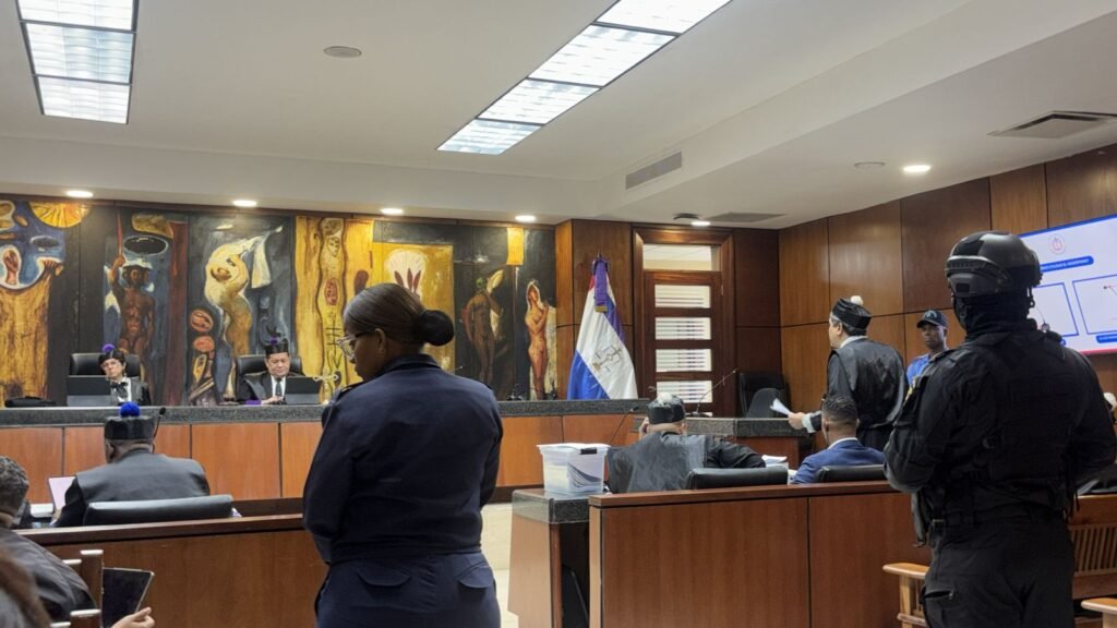 Fiscal Aurelio Valdez Alcántara se encuentra en sala de audiencia por apelación a prisión preventiva - Noticias de hoy en República Dominicana | De Último Minuto