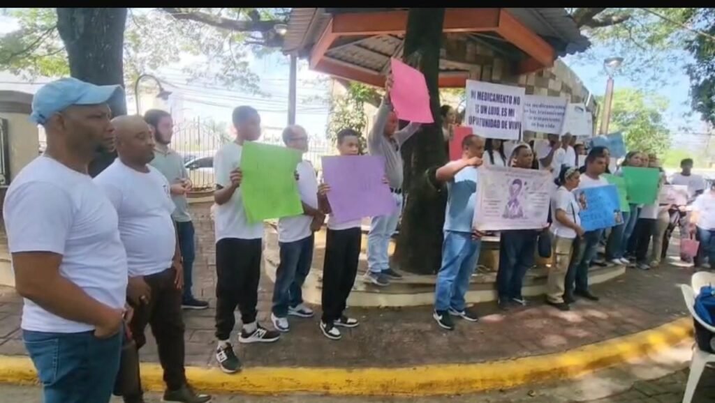 Pacientes con colitis y Crohn denuncian crisis por falta de medicamentos de alto costo en Santiago | 2 | Pacientes con colitis y Crohn denuncian crisis por falta de medicamentos de alto costo en Santiago - Noticias de hoy en República Dominicana | De Último Minuto