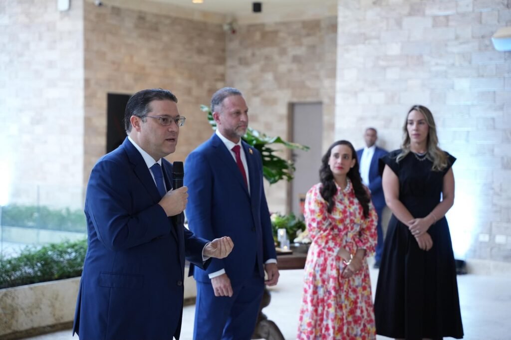 MICM reúne a embajadores para explicar oportunidades de inversión en RD  - Noticias de hoy en República Dominicana | De Último Minuto