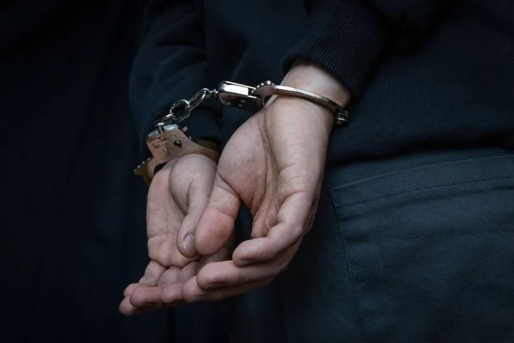Apresan a hombre acusado de robar en parroquia de La Guáyiga