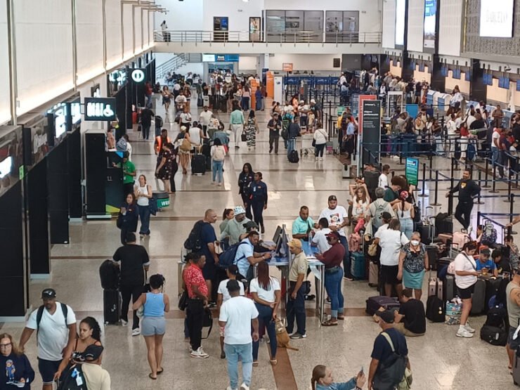 Tormentas provocan cancelaciones y retrasos en vuelos entre Nueva York y República Dominicana