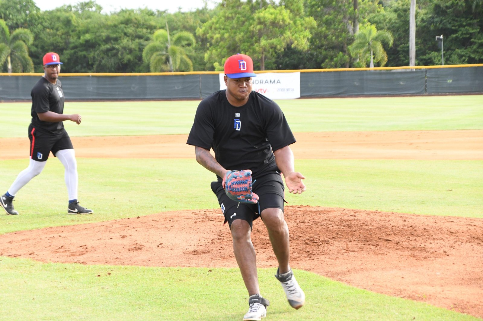 Enny Romero, uno de los lanzadores del equipo de béisbol.