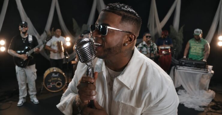 Crazy Design debuta con orquesta de bachata y presenta su nuevo sencillo «Quiéreme»