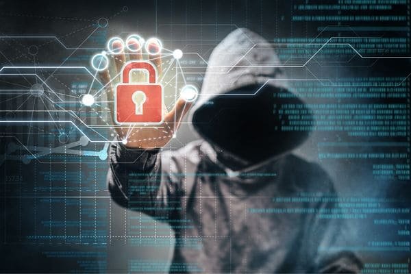 Dos personas vinculadas a presuntas estafas y delitos tecnológicos fueron apresadas