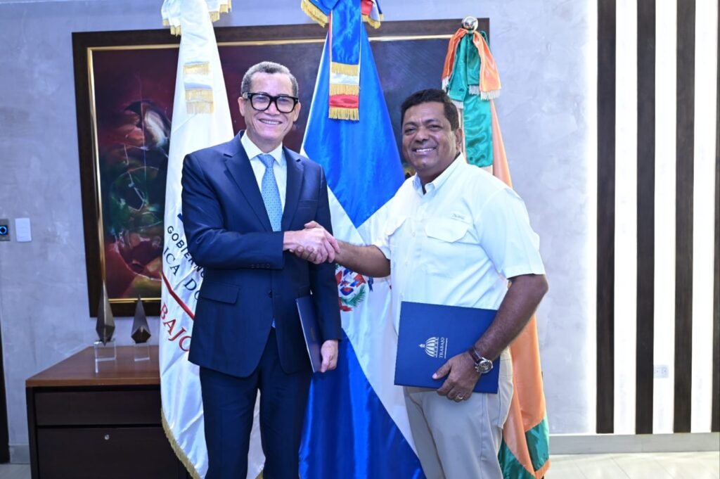 Ministerio de Trabajo y Alcaldía de Los Alcarrizos firman convenio para construir nueva oficina de empleo en SDO - Noticias de hoy en República Dominicana | De Último Minuto
