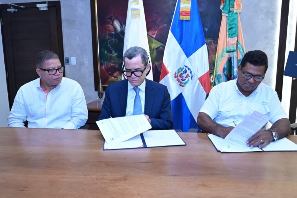 Ministerio de Trabajo y Alcaldía de Los Alcarrizos firman convenio para construir nueva oficina de empleo en SDO - Noticias de hoy en República Dominicana | De Último Minuto