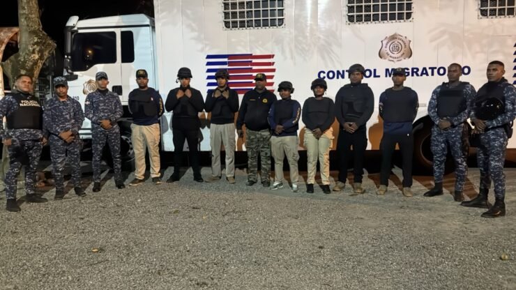Migración dice que detuvo a 989 extranjeros y deportó a 872 en operativos