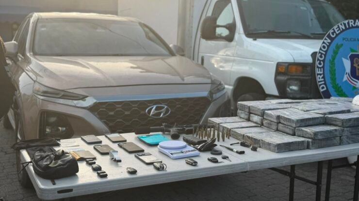 Ocupan cocaína, un fusil y tres vehículos  durante allanamiento en el DN