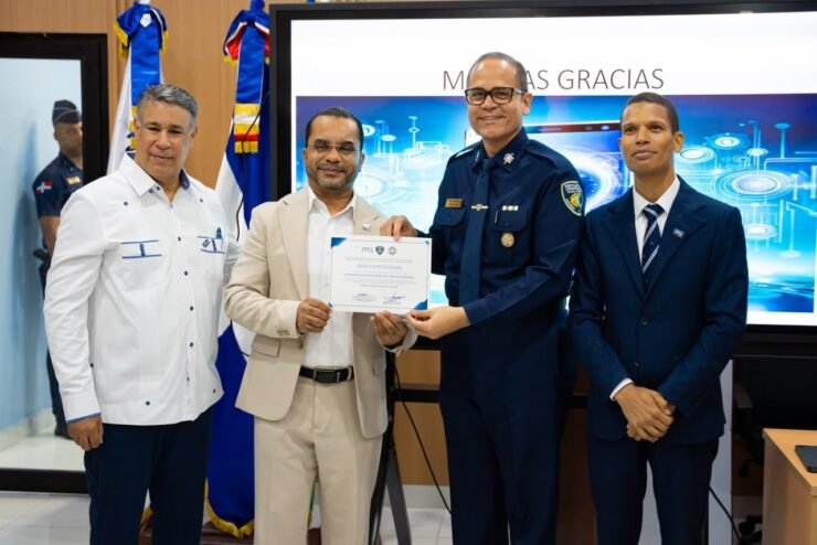 ITLA entrega primera certificación en Inteligencia Artificial al alto mando de la PN
