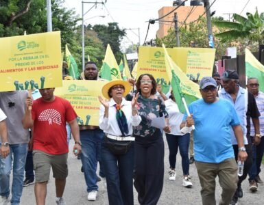 Frente Amplio protesta en Santo Domingo Norte contra alto costo de vida y abusos policiales Frente Amplio protesta en Santo Domingo Norte contra alto costo de vida y abusos policiales
