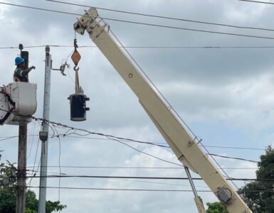 Edeeste busca mejorar servicio con nuevo transformador en Yamasá Edeeste busca mejorar servicio con nuevo transformador en Yamasá