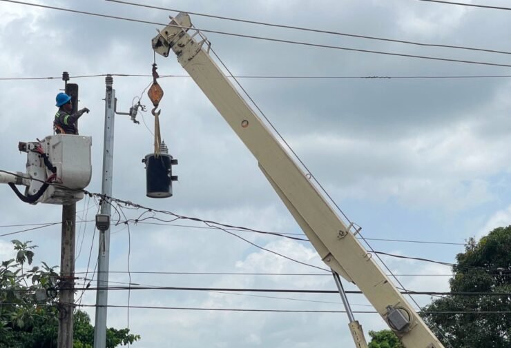 Edeeste busca mejorar servicio con nuevo transformador en Yamasá